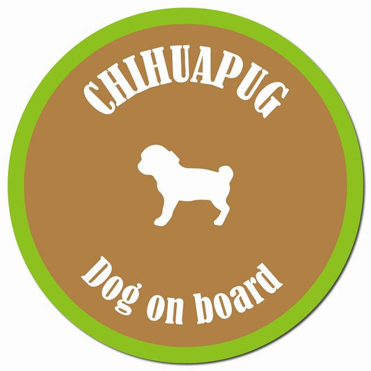 カラフル Dog on board チワパグ ブラウン&グリーン マグネット 車用 直径13cm 丸型 カーマグネット
