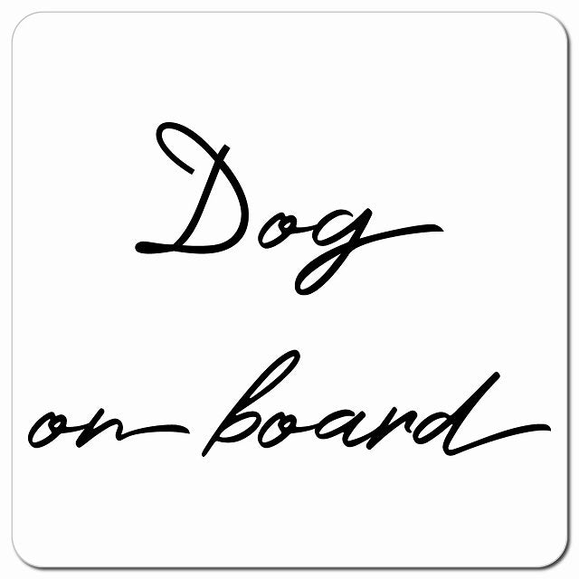 Dog on board 犬が乗ってます ホワイト シンプル 筆記体 車用 マグネット 13x13cm 正方形 カーマグネット