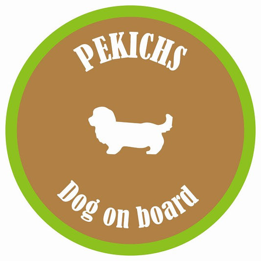 カラフル Dog on board 丸型 ペキックス ブラウン&グリーン 直径13cm シール カーステッカー
