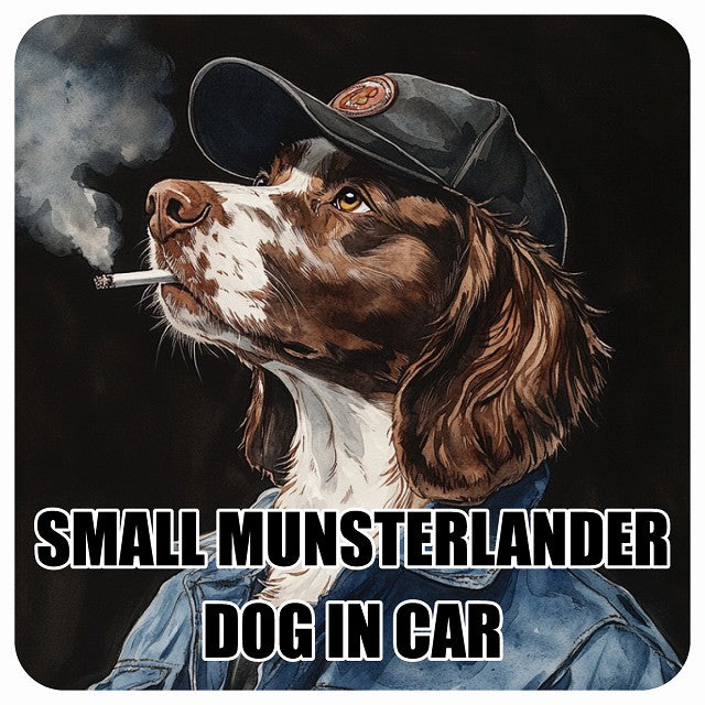 SMALL MUNSTERLANDER スモールミュンスターレンダー DOG IN CAR 作業服 ちょい悪 ステッカー 13x13cm 正方形 シール カーステッカー