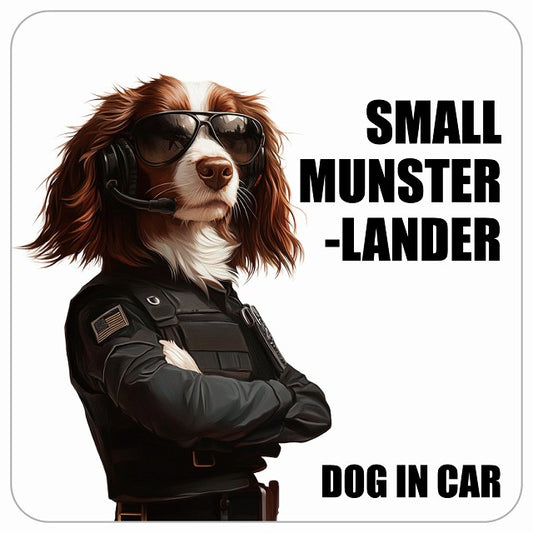 SMALL MUNSTERLANDER スモールミュンスターレンダー DOG IN CAR セキュリティガード風 ちょい悪 ステッカー 13x13cm 正方形 シール カーステッカー