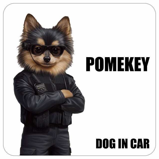 POMEKEY ポメキー DOG IN CAR セキュリティガード風 ちょい悪 ステッカー 13x13cm 正方形 シール カーステッカー